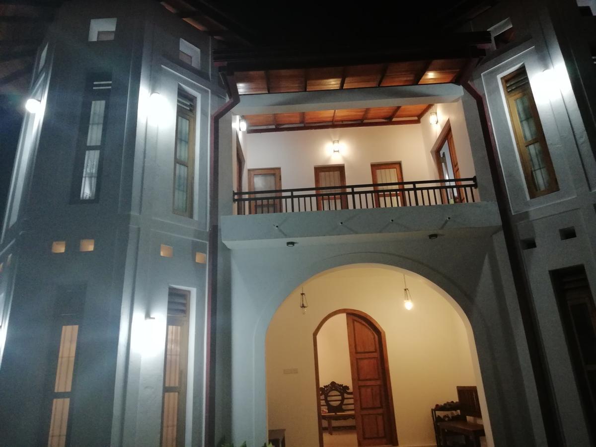 Air Port 5 Minutes Super Clean Upul Bed & Breakfast Negombo Exterior photo